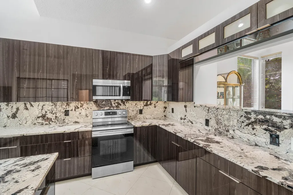 7087 NW 78th Place Parkland FL 33067