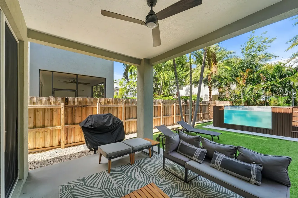 1141 NE 3rd Avenue Fort Lauderdale FL 33304