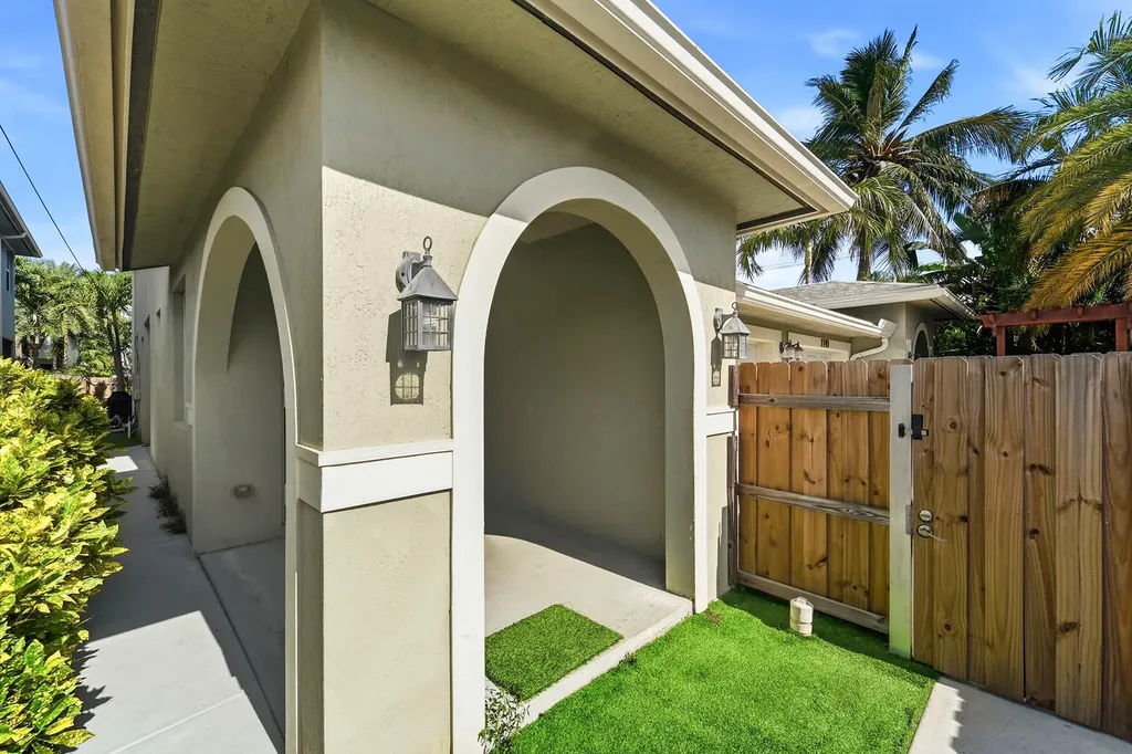 1141 NE 3rd Avenue Fort Lauderdale FL 33304