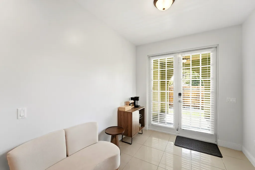 1141 NE 3rd Avenue Fort Lauderdale FL 33304