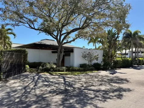 3900 NE 18th Avenue Oakland Park FL 33334
