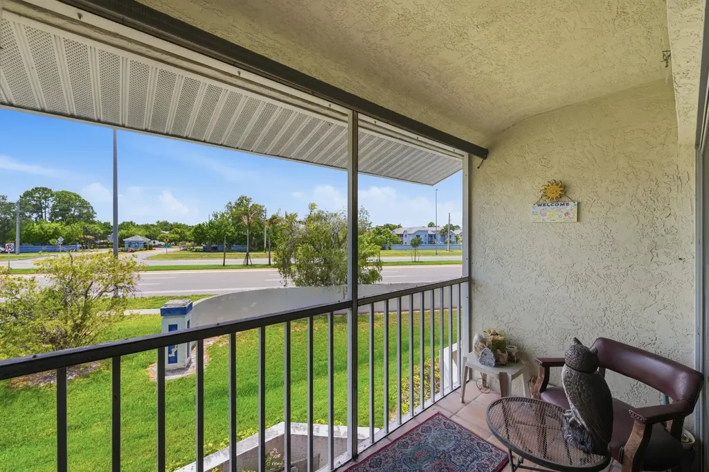 1530 SE Royal Green Circle Port St Lucie FL 34952