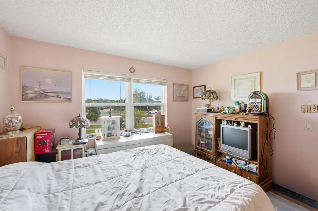 1530 SE Royal Green Circle Port St Lucie FL 34952