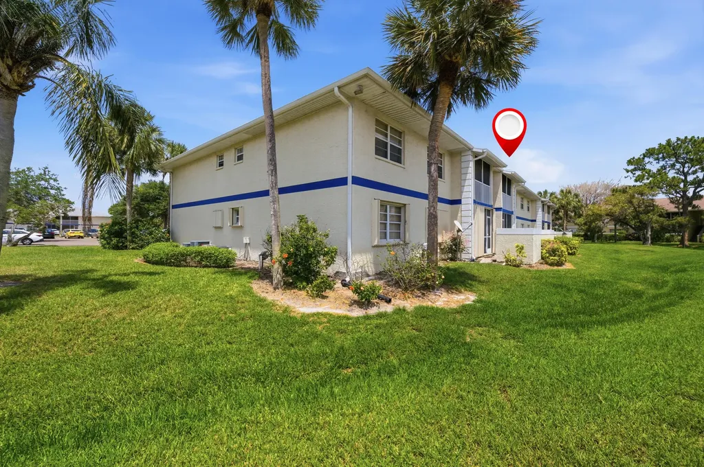 1530 SE Royal Green Circle Port St Lucie FL 34952