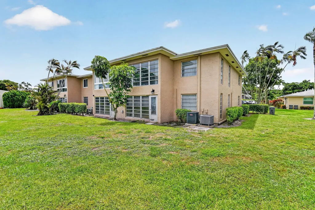 13837 Via Flora Delray Beach FL 33484