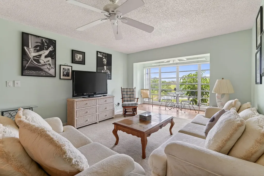 13837 Via Flora Delray Beach FL 33484