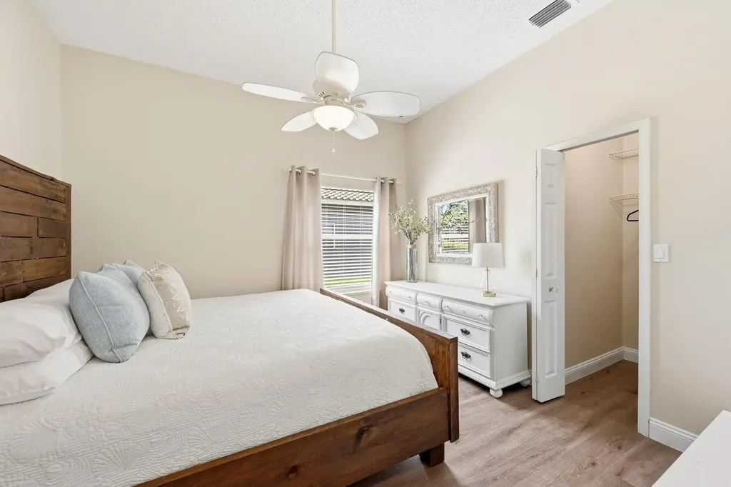 4942 NW 110th Way Coral Springs FL 33076