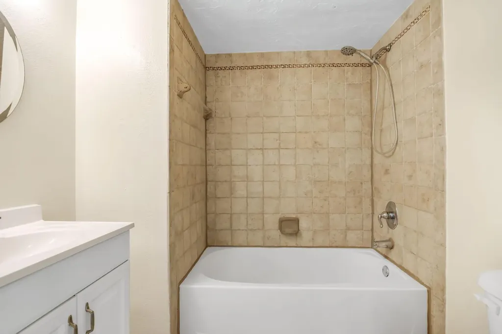 9000 NW 28th Drive Coral Springs FL 33065