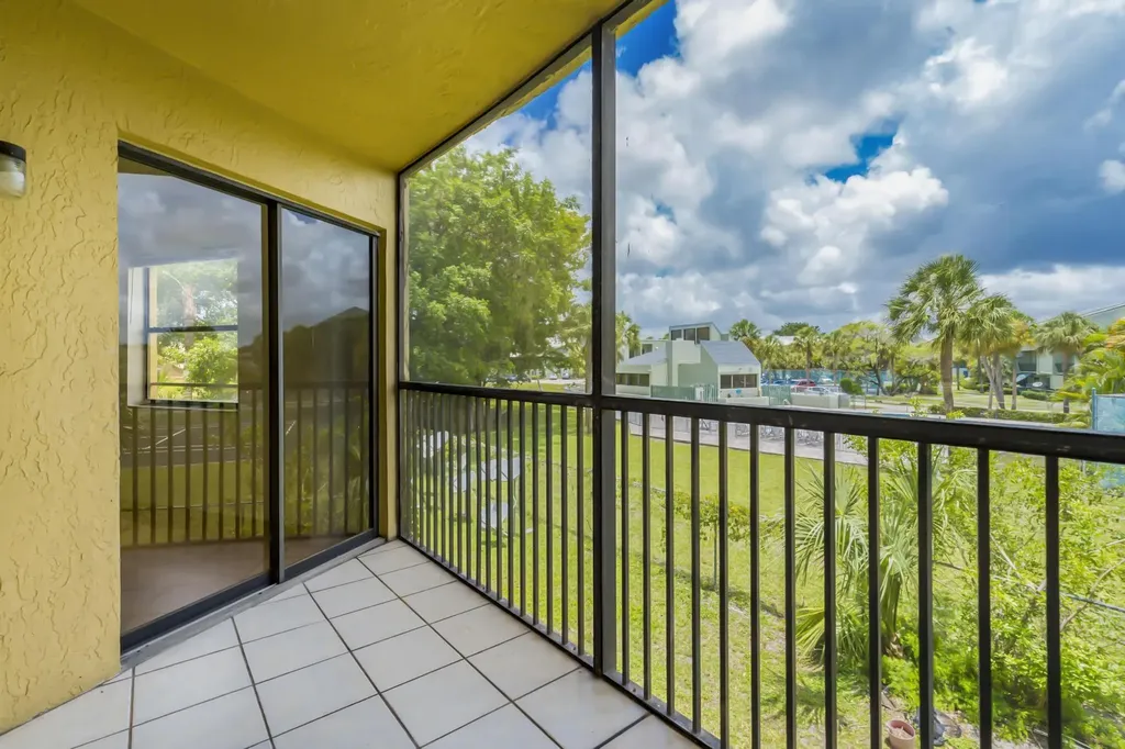 9000 NW 28th Drive Coral Springs FL 33065