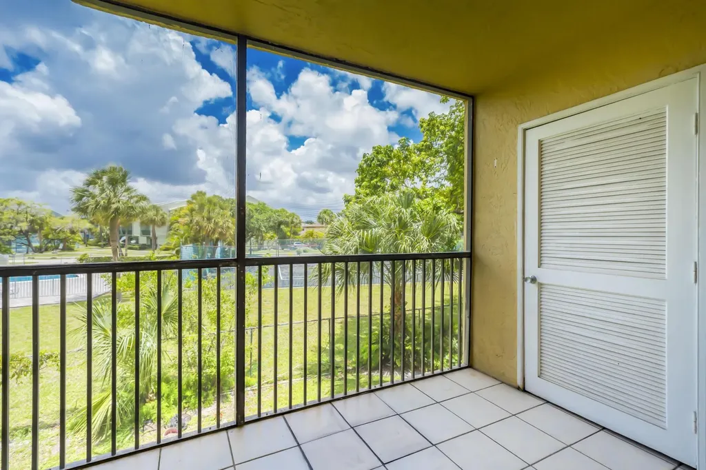 9000 NW 28th Drive Coral Springs FL 33065