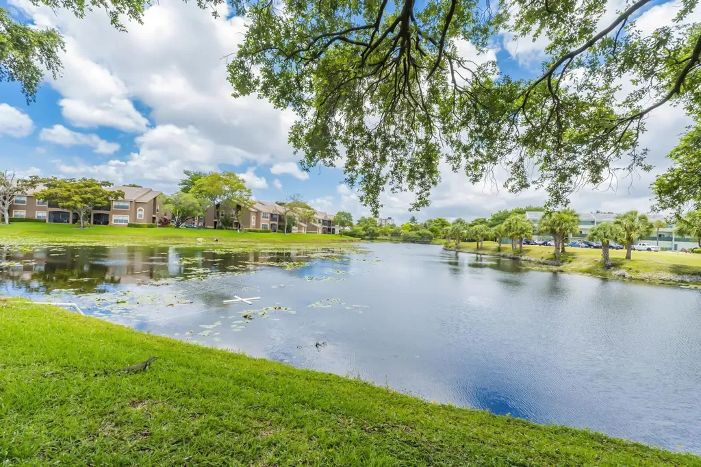 9000 NW 28th Drive Coral Springs FL 33065