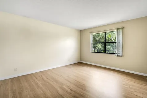 9000 NW 28th Drive Coral Springs FL 33065