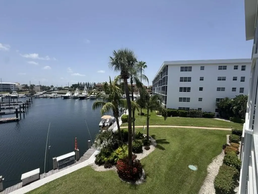 29 Yacht Club Drive North Palm Beach FL 33408