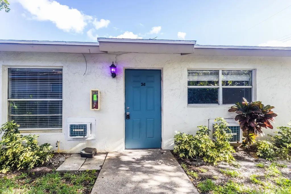 417 N E Street Lake Worth Beach FL 33460