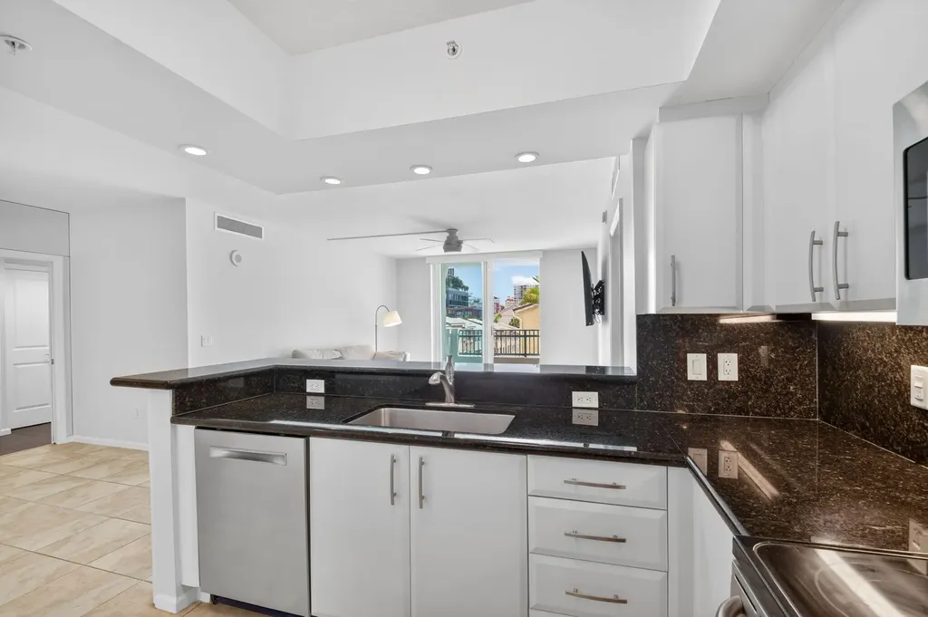 403 S Sapodilla Avenue West Palm Beach FL 33401