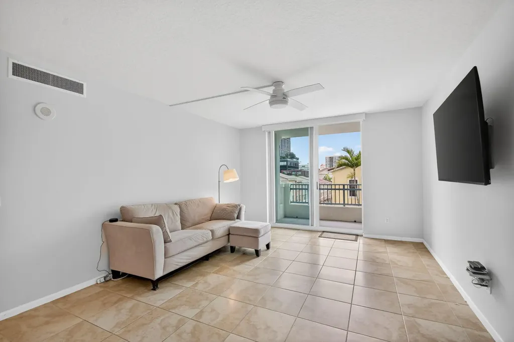 403 S Sapodilla Avenue West Palm Beach FL 33401
