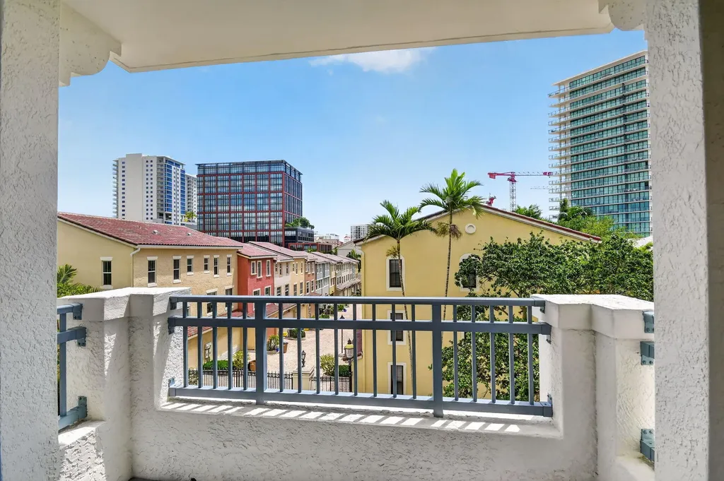 403 S Sapodilla Avenue West Palm Beach FL 33401