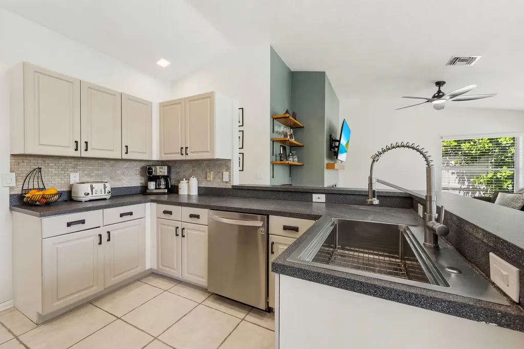 6327 Terra Rosa Circle Boynton Beach FL 33472