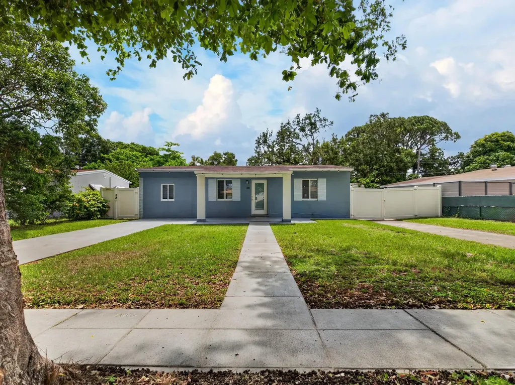 128 SW 22nd Terrace Fort Lauderdale FL 33312