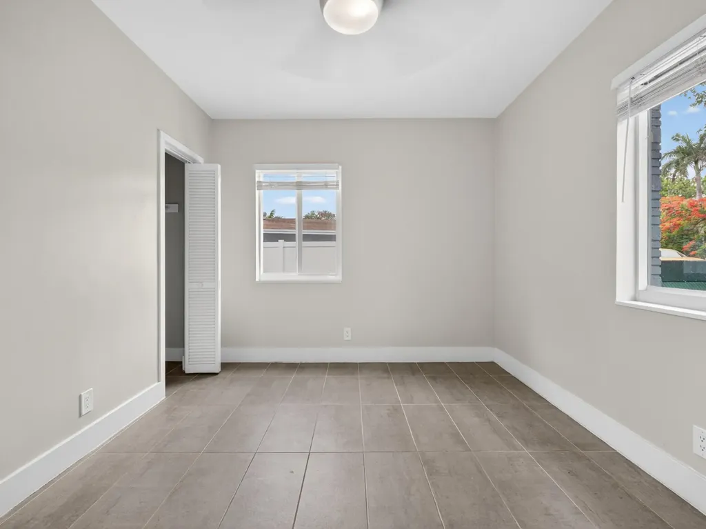 128 SW 22nd Terrace Fort Lauderdale FL 33312