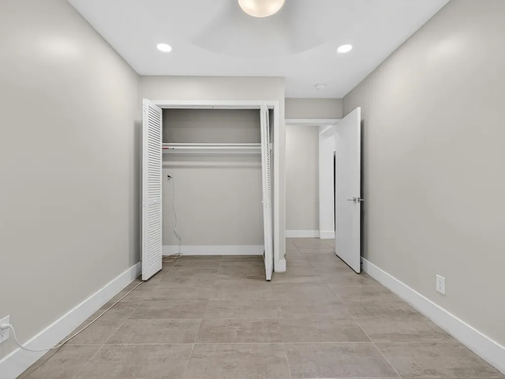 128 SW 22nd Terrace Fort Lauderdale FL 33312