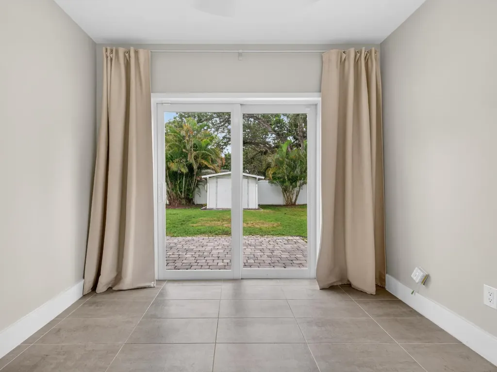 128 SW 22nd Terrace Fort Lauderdale FL 33312