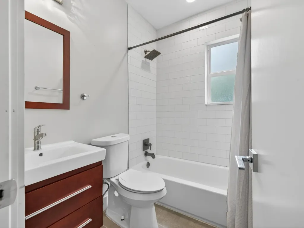 128 SW 22nd Terrace Fort Lauderdale FL 33312