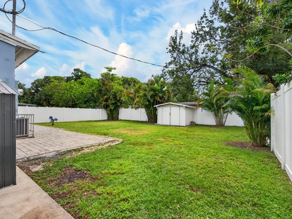 128 SW 22nd Terrace Fort Lauderdale FL 33312