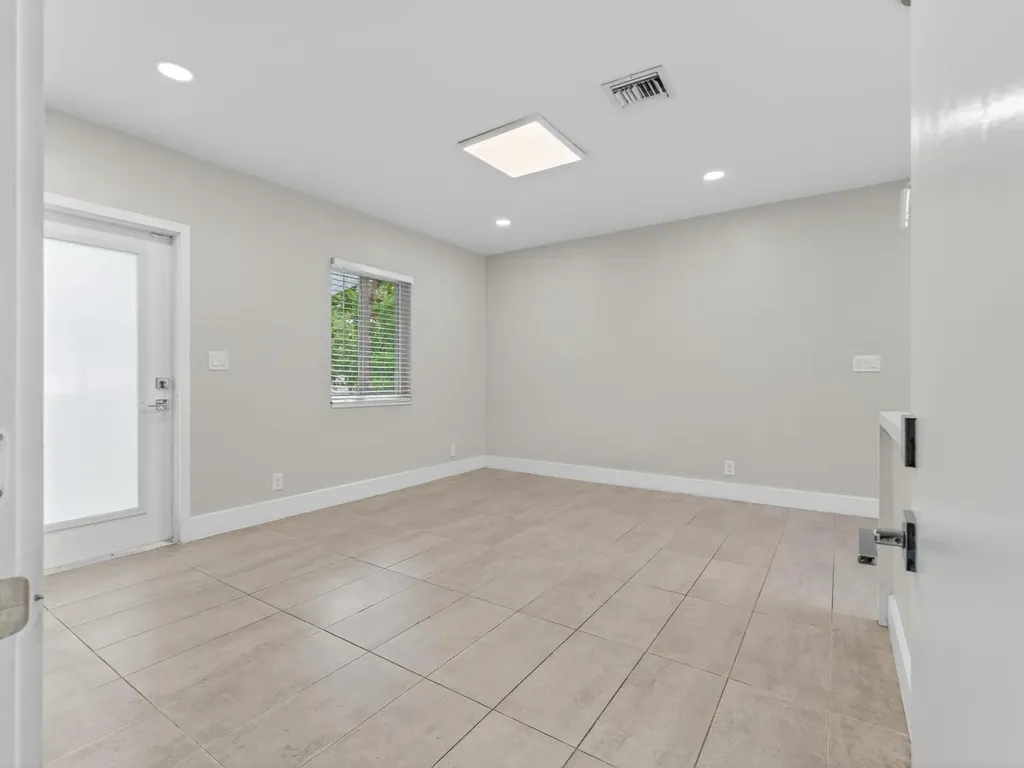 128 SW 22nd Terrace Fort Lauderdale FL 33312