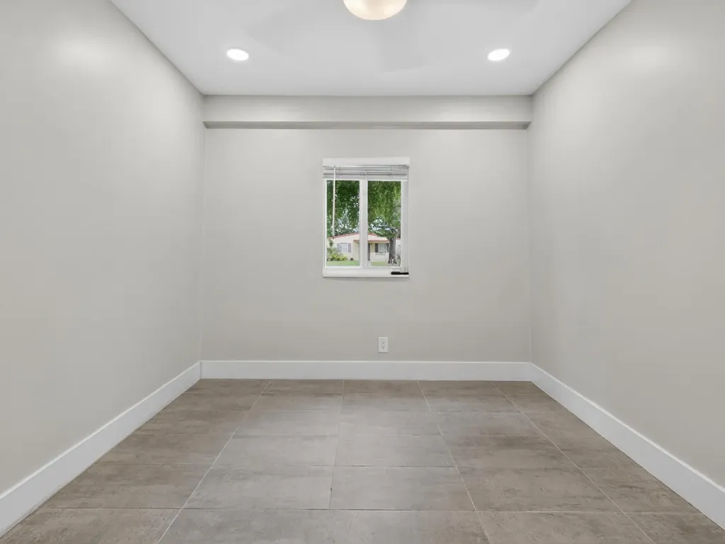 128 SW 22nd Terrace Fort Lauderdale FL 33312