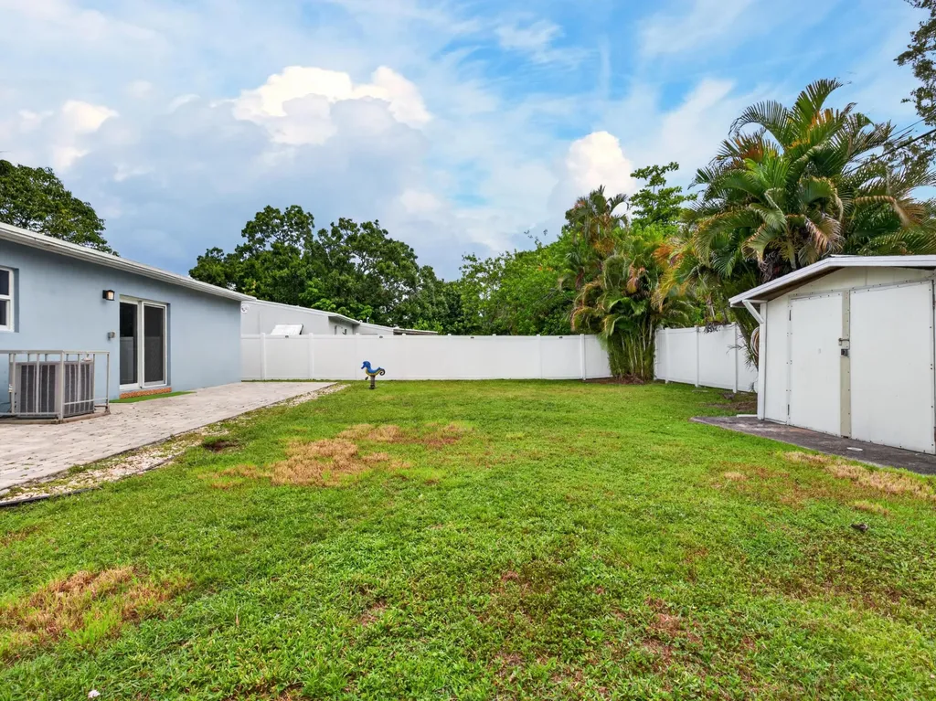 128 SW 22nd Terrace Fort Lauderdale FL 33312