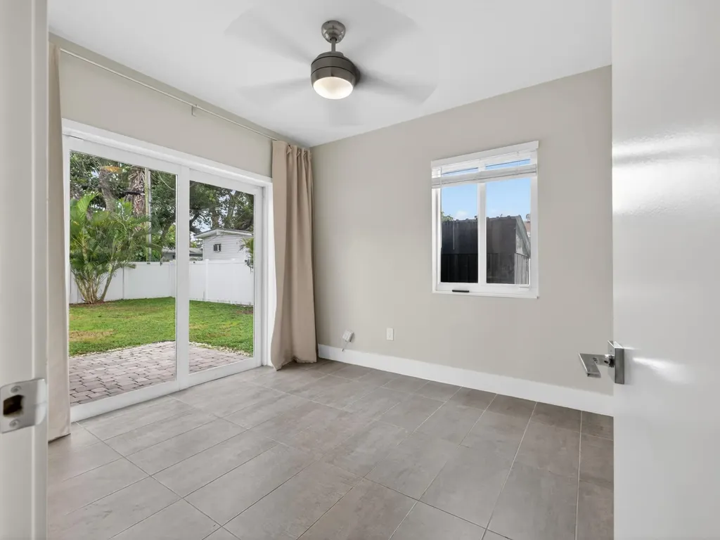 128 SW 22nd Terrace Fort Lauderdale FL 33312