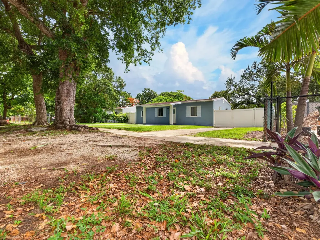 128 SW 22nd Terrace Fort Lauderdale FL 33312
