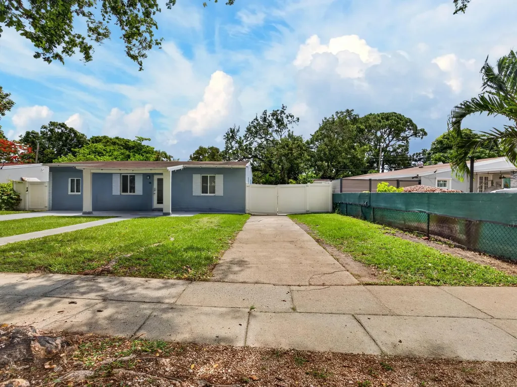 128 SW 22nd Terrace Fort Lauderdale FL 33312