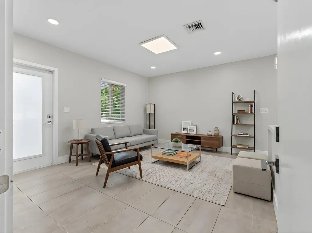 128 SW 22nd Terrace Fort Lauderdale FL 33312