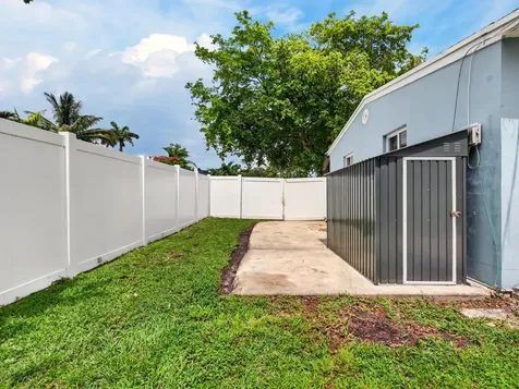 128 SW 22nd Terrace Fort Lauderdale FL 33312