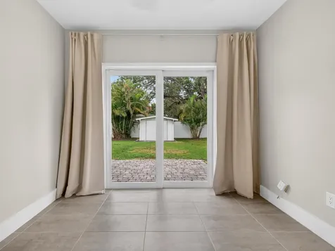 128 SW 22nd Terrace Fort Lauderdale FL 33312