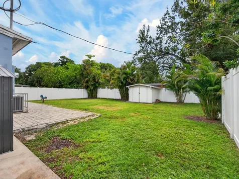 128 SW 22nd Terrace Fort Lauderdale FL 33312