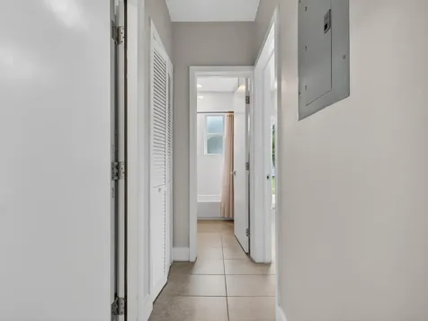 128 SW 22nd Terrace Fort Lauderdale FL 33312