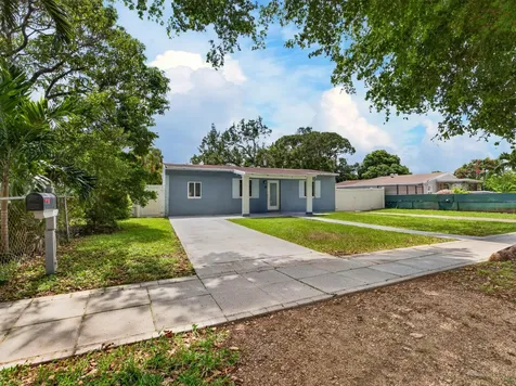 128 SW 22nd Terrace Fort Lauderdale FL 33312