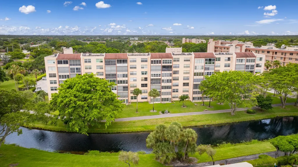 14527 Bonaire Boulevard Delray Beach FL 33446