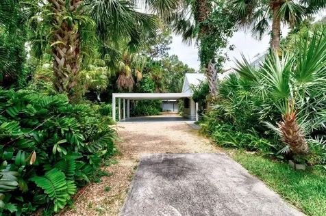 1927 21st Avenue Vero Beach FL 32960