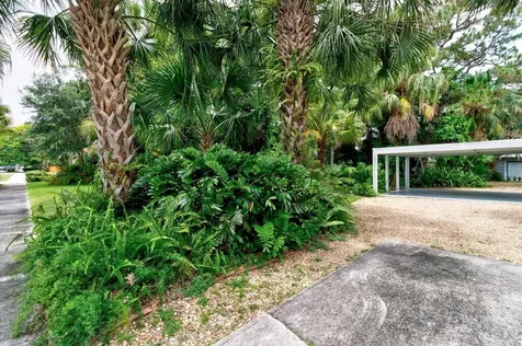 1927 21st Avenue Vero Beach FL 32960