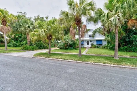 1927 21st Avenue Vero Beach FL 32960
