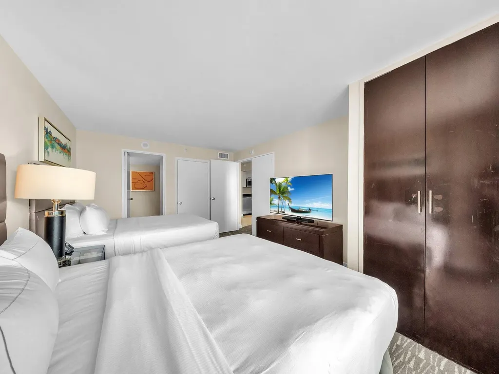 2670 E Sunrise Boulevard Fort Lauderdale FL 33304