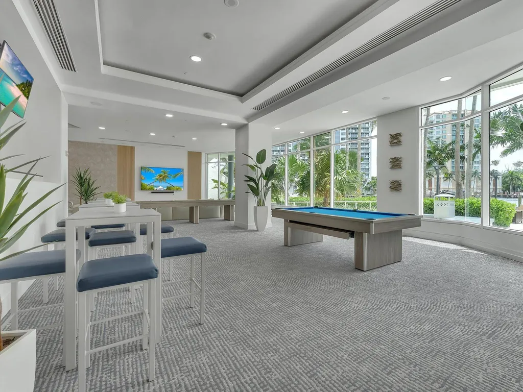 2670 E Sunrise Boulevard Fort Lauderdale FL 33304