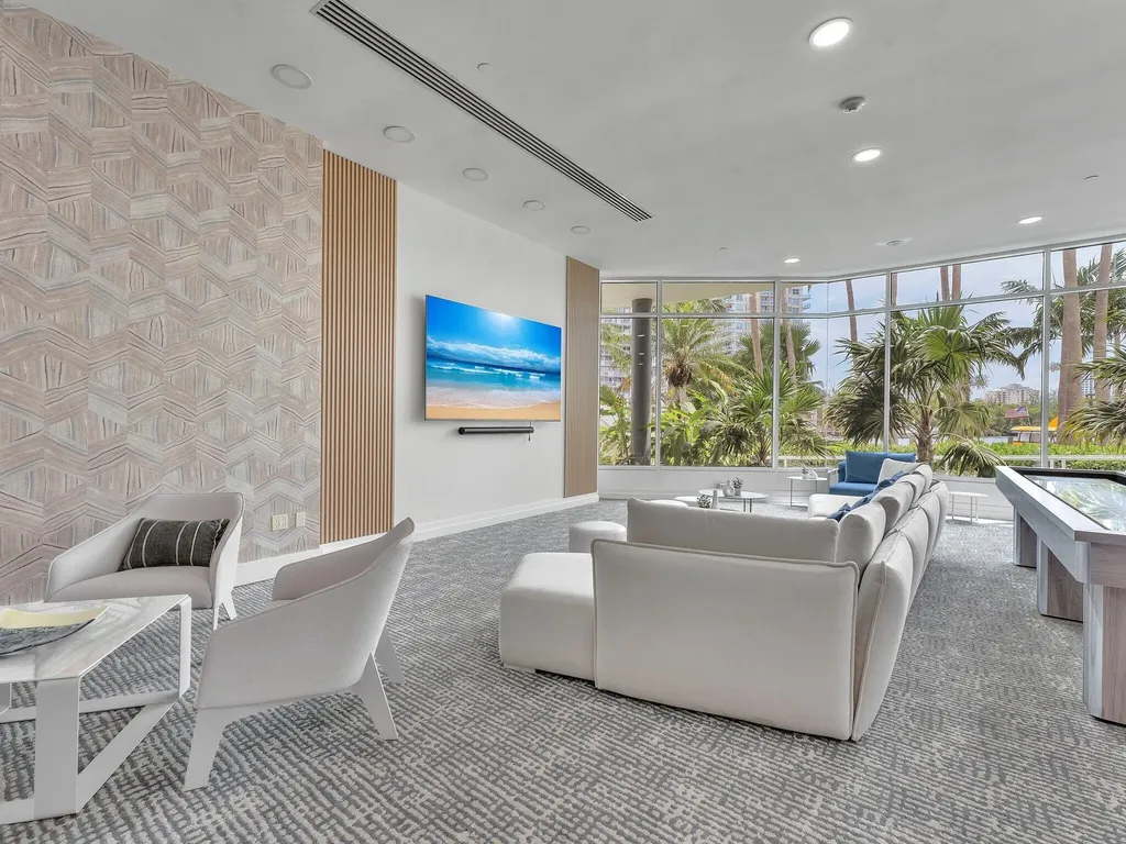 2670 E Sunrise Boulevard Fort Lauderdale FL 33304