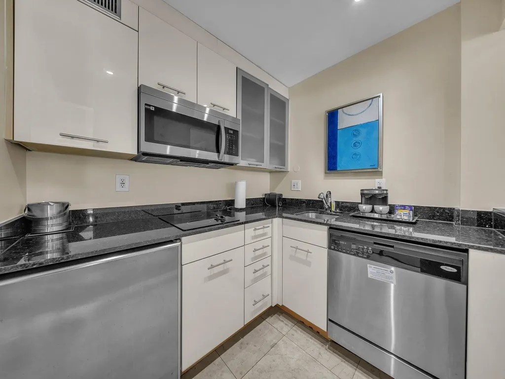 2670 E Sunrise Boulevard Fort Lauderdale FL 33304