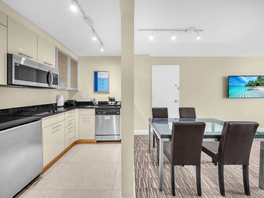 2670 E Sunrise Boulevard Fort Lauderdale FL 33304