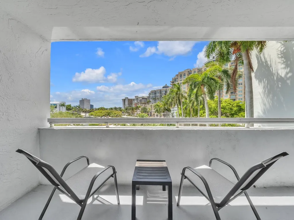 2670 E Sunrise Boulevard Fort Lauderdale FL 33304